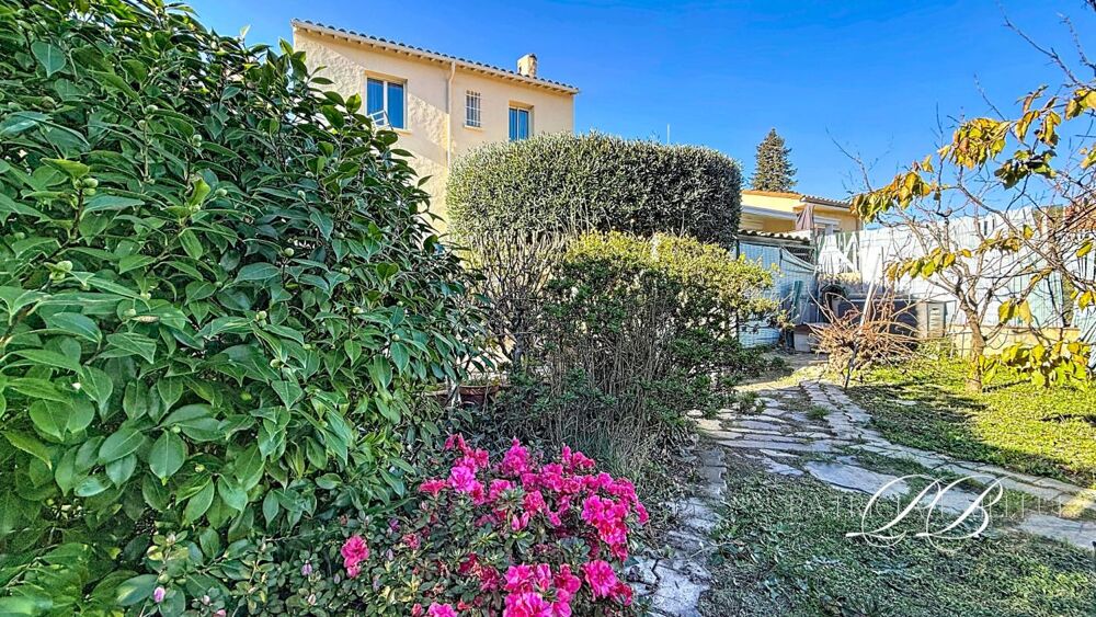 Maison de charme avec terrasse, patio, piscine et dépendances