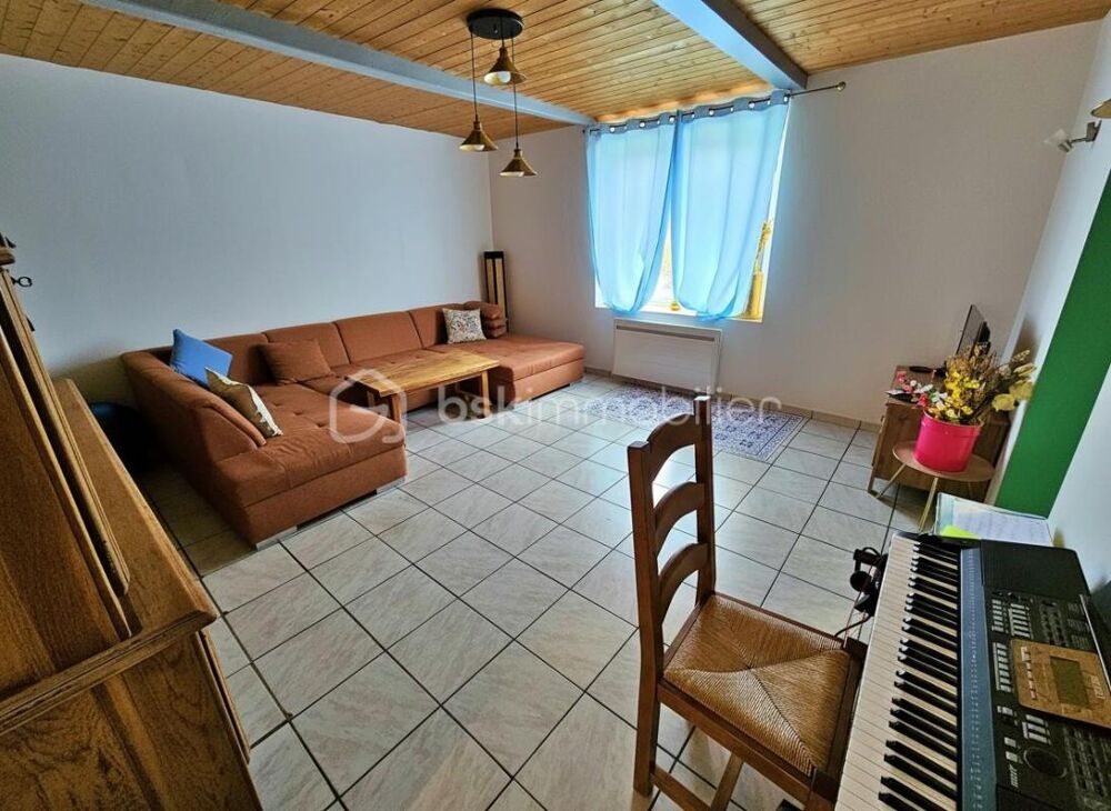 Vente Maison EXCLUSIVITÉ – MAISON FAMILIALE AVEC DÉPENDANCE, GARAGE ET 1 000 M² DE TERRAIN Neulise