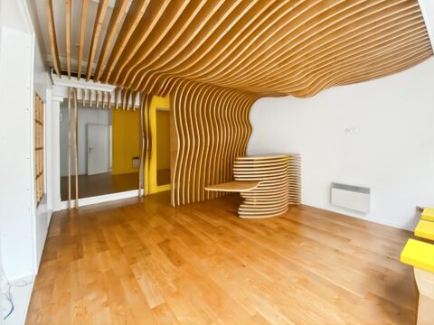 En plein coeur du 8&egrave;me arrondissement, beaux bureaux &agrave; louer 2550 75008 Paris