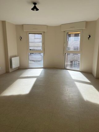  Appartement à louer 3 pièces 69 m²
