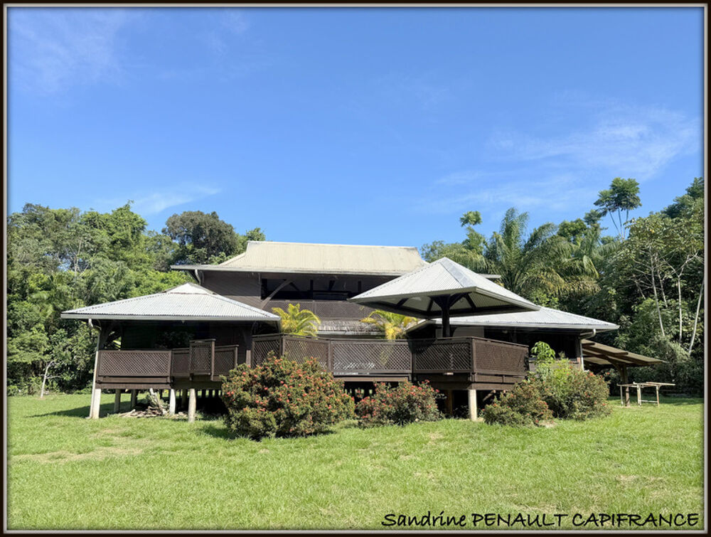 A VENDRE A MONTSINERY TONNEGRANDE (CARAPA) UNE MAGNIFIQUE PROPRIETE T6 DE 268 m² - TERRAIN 1 HECTARE - AU PRIX DE 392000 €