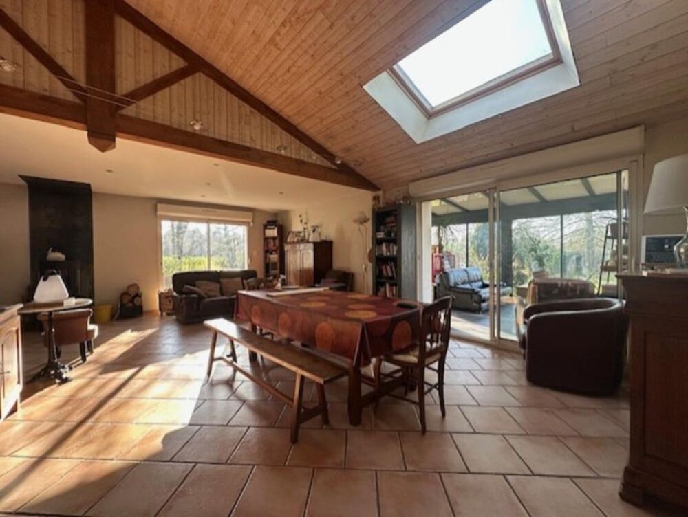 AUBIGNY-LES CLOUZEAUX, Longère 156 m², dépendance, 3569 m² terrain
