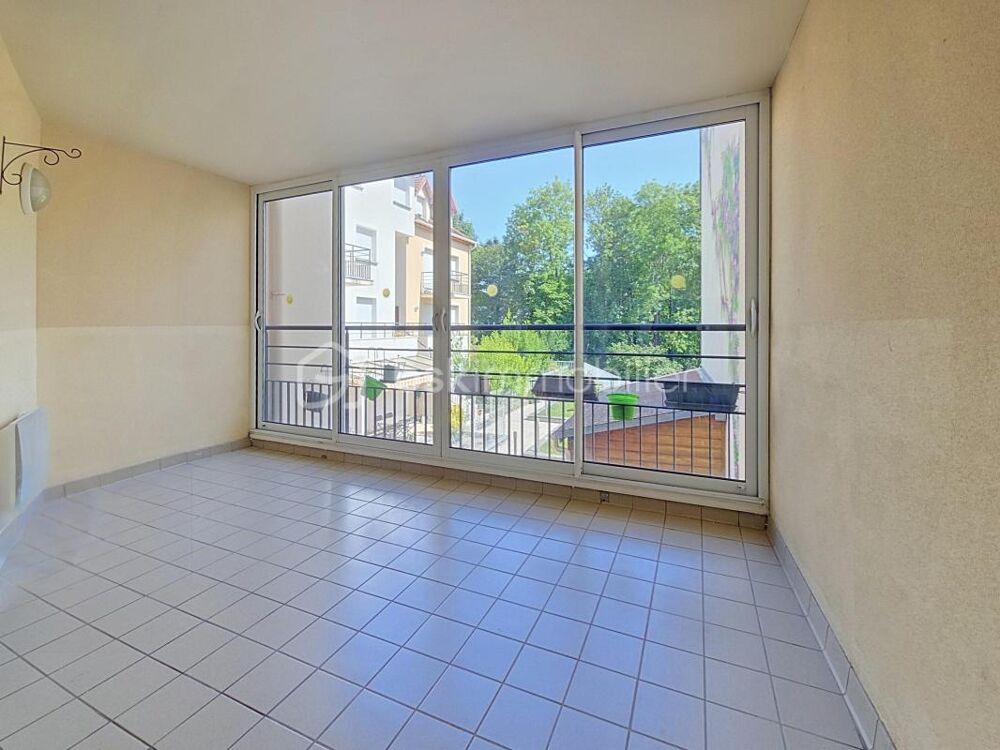 Appartement F3 avec grande loggia de 12m², cave + parking
