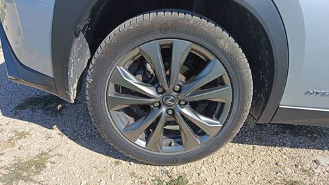 UX 250H 2.0 VVT-iE 184 F Sport 2021 occasion 84350 Courthezon