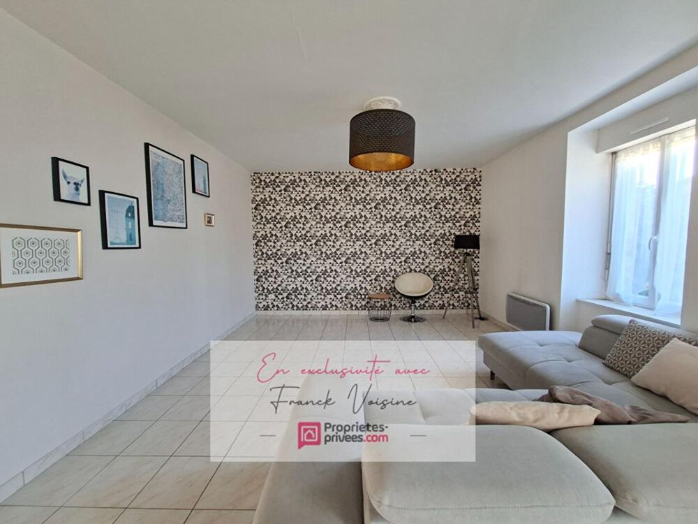 A VENDRE en EXCLUSIVITE à Vendrennes, centre bourg, maison de 100 m2 env avec 2 chambres et 1 bureau sur une parcelle de 497 m2