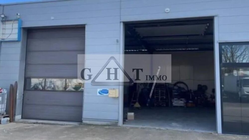 Vente Terrain 300 M² ENTREPOT TERRAIN SUR 3700 M² DE PARCELLE Croissy beaubourg