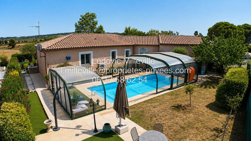Splendide villa de 140m² avec double garages/piscine/ vue dégagée sur 1161m² de terrain