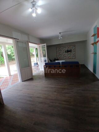  Immeuble à vendre 9 pièces 180 m²