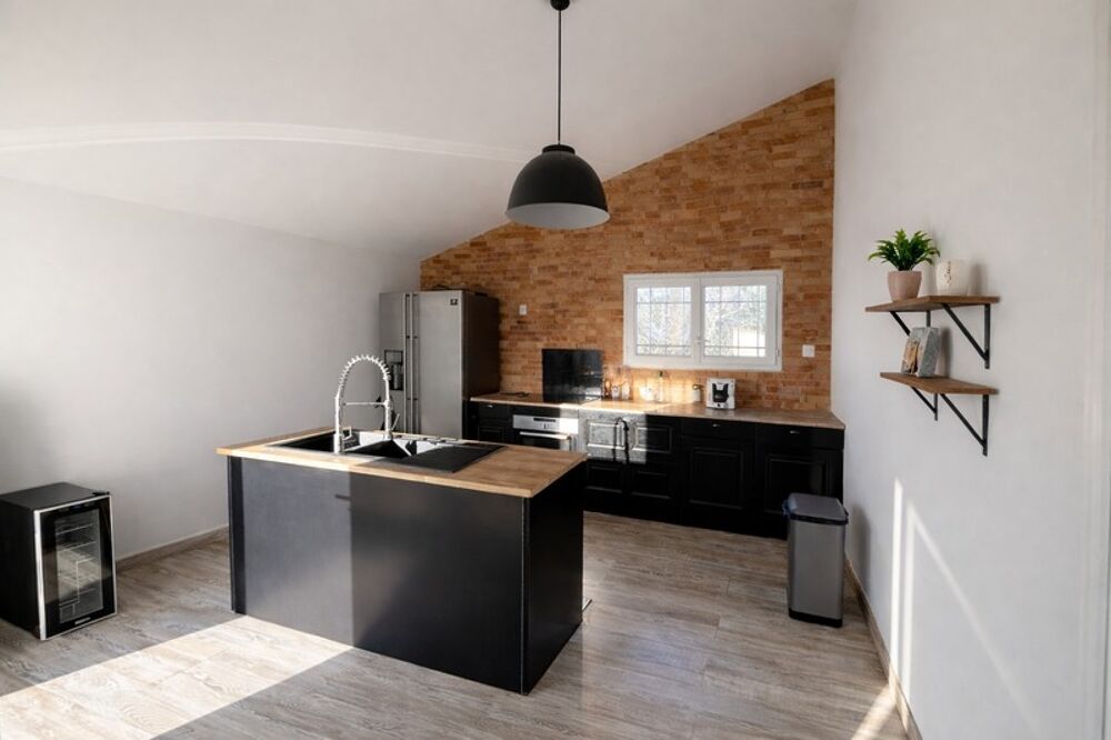 Villa plain-pied avec piscine  Terrain clos 1 000 m²  3 chambres  esprit campagne proche commodités  Exclusivité