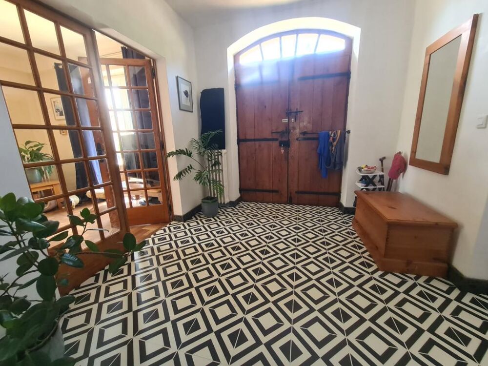 Maison de plain-pied, 5 pièces avec sous-sol total et terrain de 1 134 m²  Châteauneuf-la-Forêt