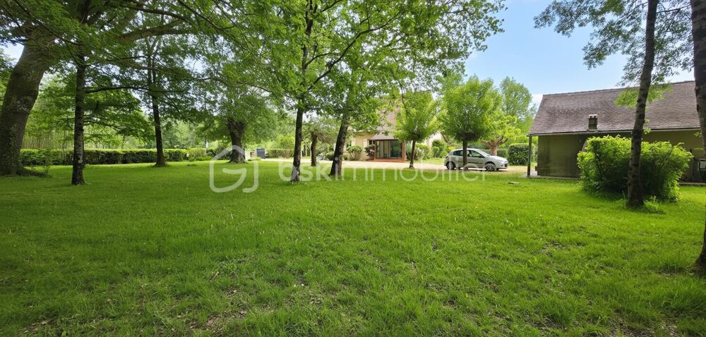 ? COUP DE COEUR  Maison familiale avec piscine sur un parc de 3 600 m²- Double garage - Â SAINT SEURIN SUR L'ISLE
