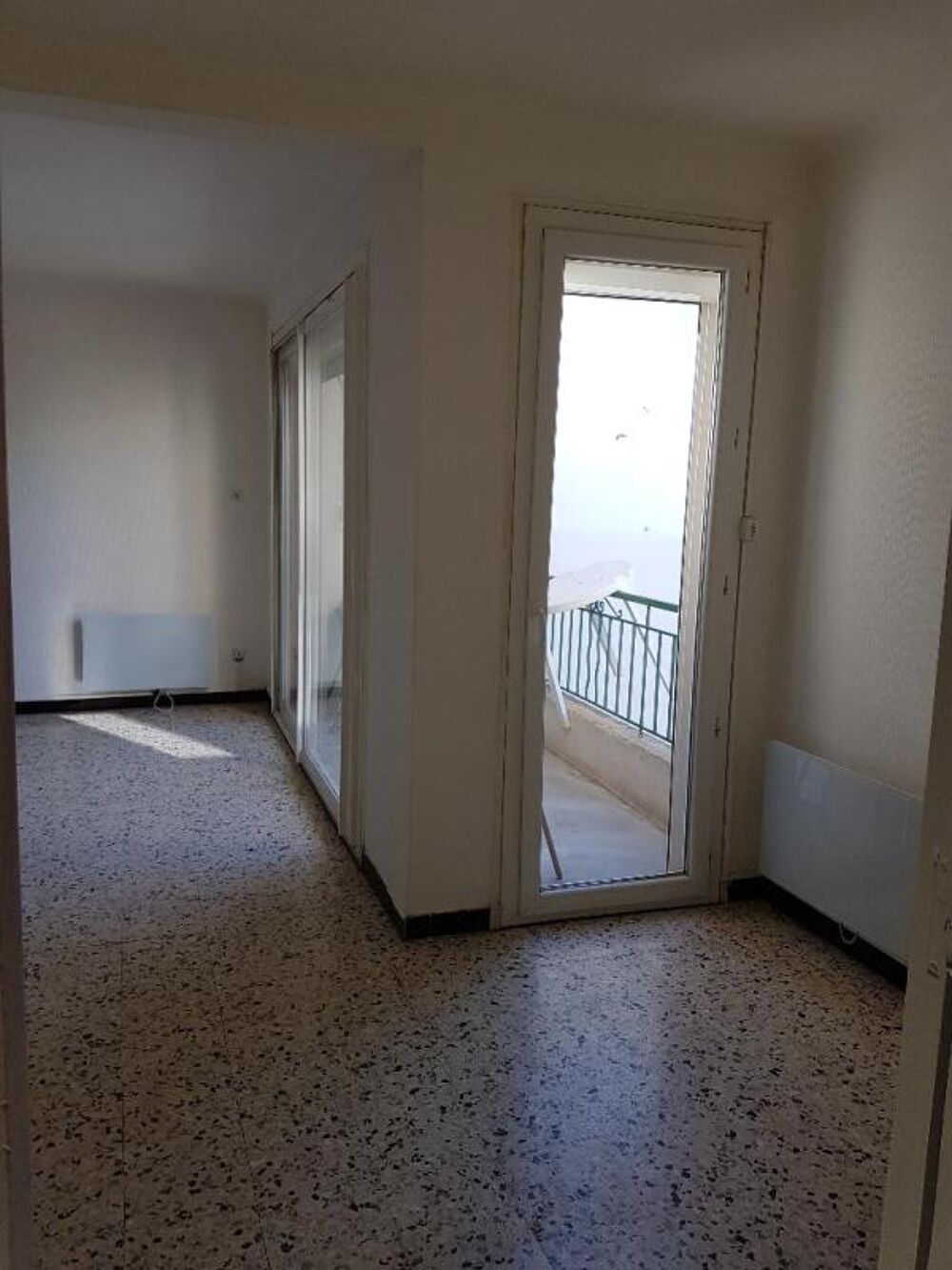 Dans petit immeuble proche du centre ville