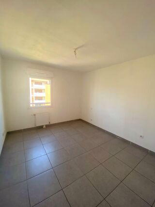  Appartement à louer 2 pièces 45 m²