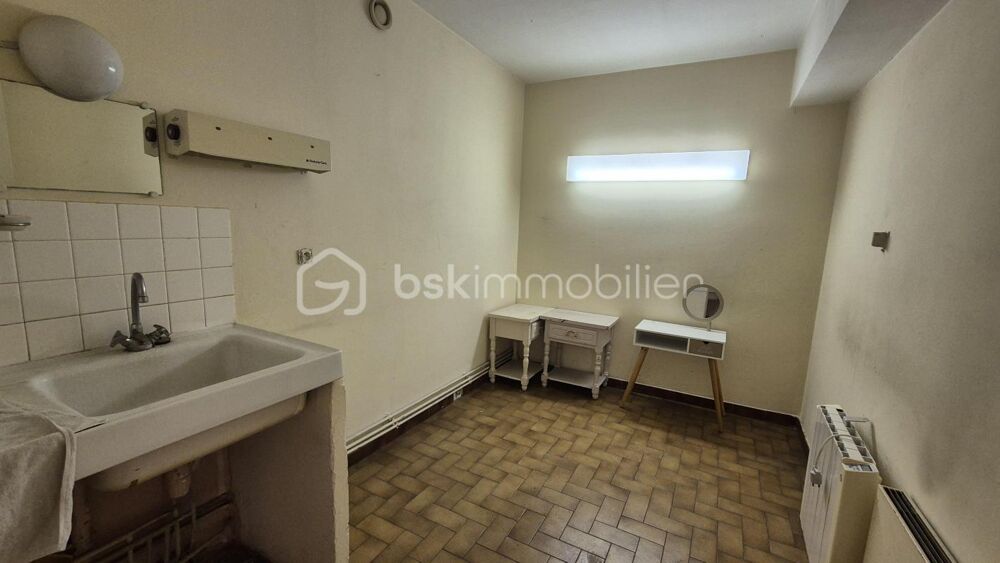 Vente Immeuble A VENDRE ENSEMBLE IMMOBILIER COMPOSE D UN LOCAL COMMERCIAL ET D UN APPARTEMENT DE 378M A PERPIGNAN - TRAVAUX A PREVOIR - PARKING Perpignan
