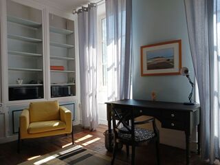  Appartement à louer 3 pièces 120 m²