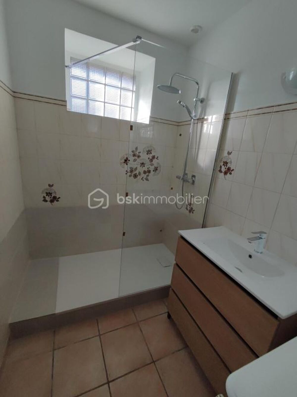 Vente Maison Maison de campagne de 63 m² de plain pied avec garage sur 680 m² de terrain Thorigny sur oreuse