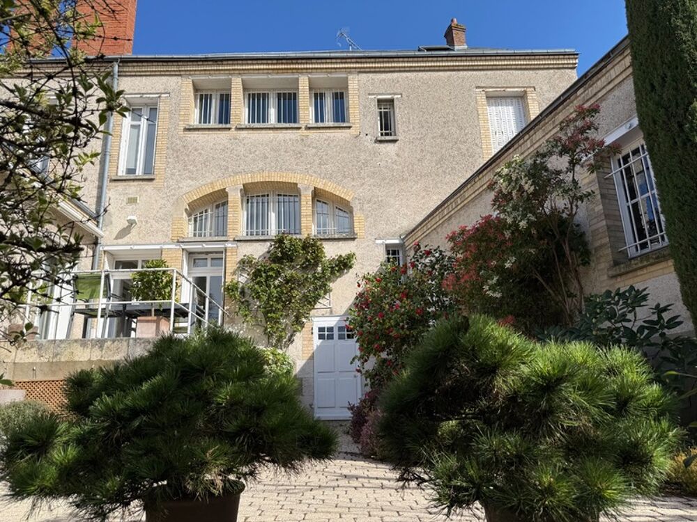 Orlean Dunois , maison à vendre avec porche, garage et jardin