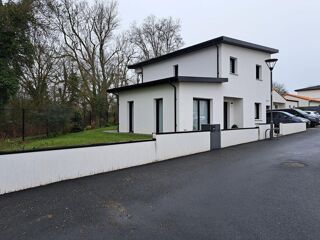 Vente Maison Maison Cholet 6 pièce(s) 150 m2 Cholet