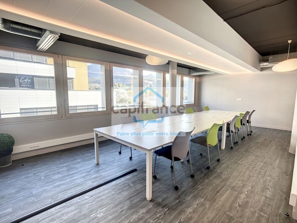   Bureau à vendre CHAMBERY (73) - bureaux 393 m² avec 8 parking privés couverts Chambery