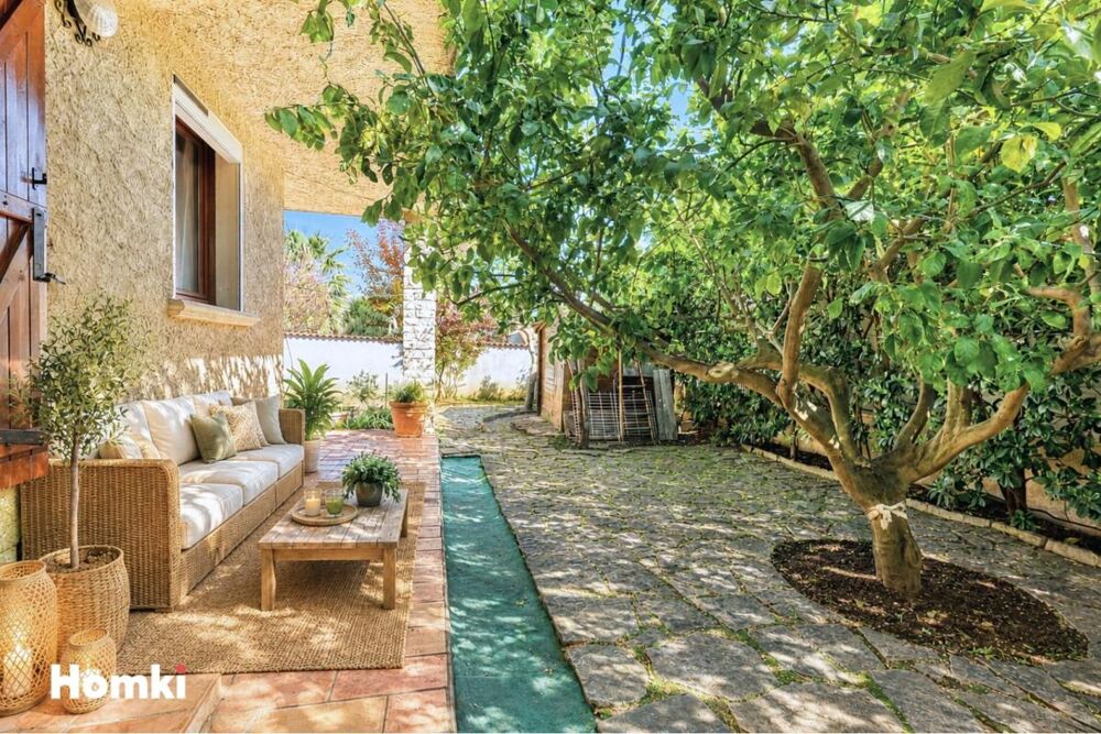Vente Maison LA CIOTAT MAISON TRADITIONNELLE de 155 m² AGENCEE EN 2 APPARTEMENT DE TYPE 3 La ciotat