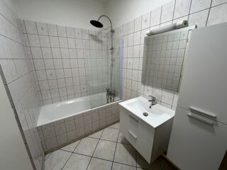  Appartement à louer 4 pièces 96 m²