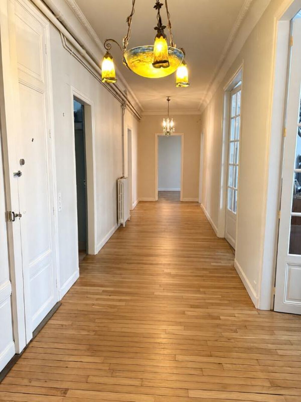 Reims- Appartement de caractère avec garage fermé- hyper centre 146 m2