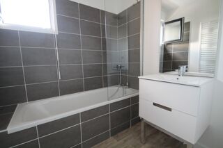  Appartement à louer 4 pièces 86 m²