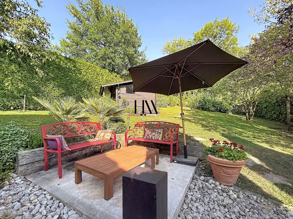 Demeure familiale de caractère à vendre - au coeur de Collonges-sous-Salève - 9 pièces (74)