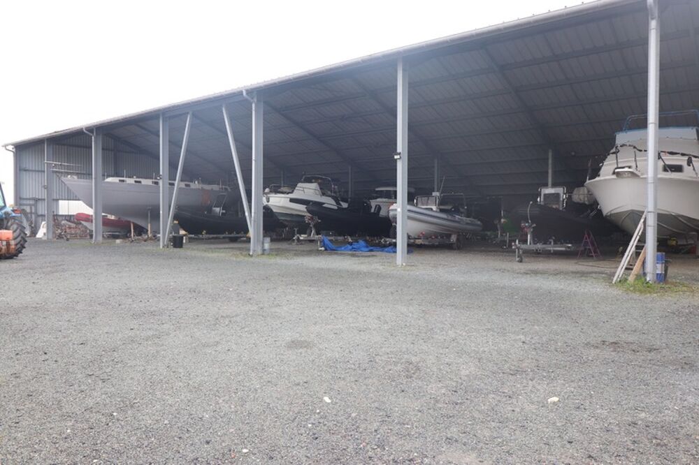 Vente Autre HANGAR 1000M² SUR TERRAIN DE 2500M² à vendre PORT DES BARQUES (17) Port des barques