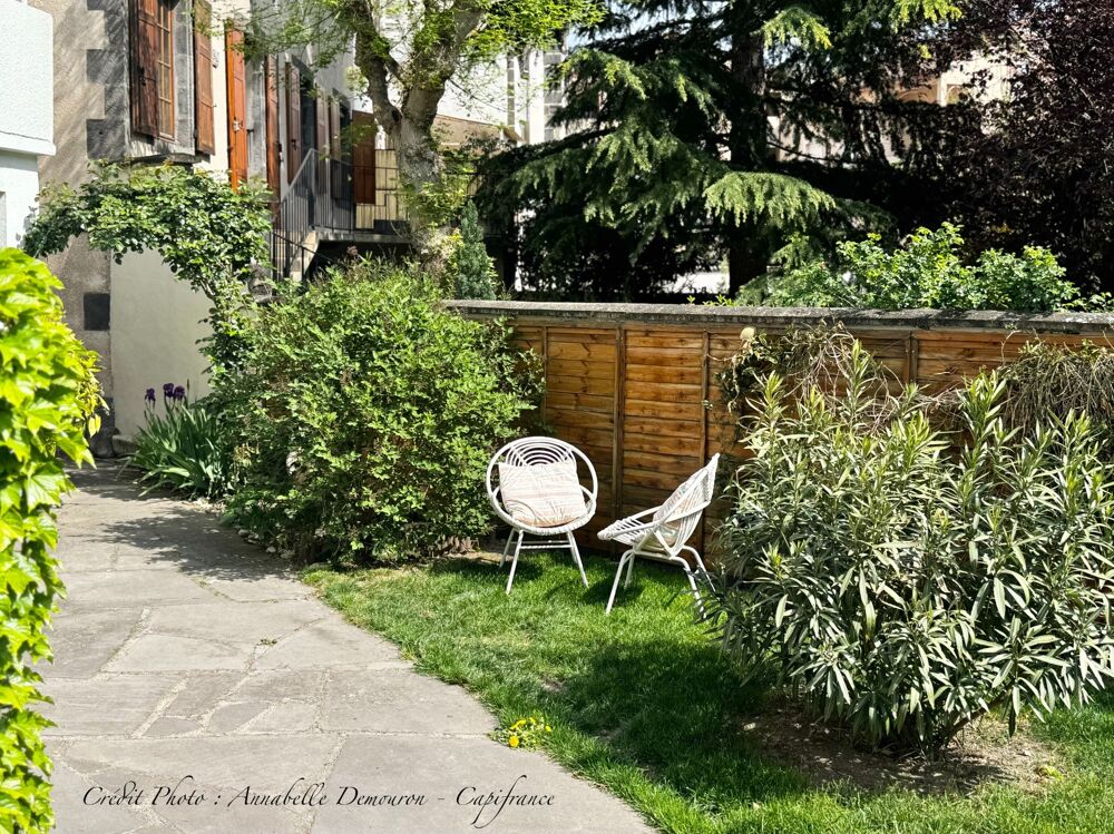 CÉBAZAT HYPERCENTRE  MAISON DE CARACTÈRE + T2 INDÉPENDANT  183 m² HABITABLES ENV.  DÉPENDANCES  EXTÉRIEURS