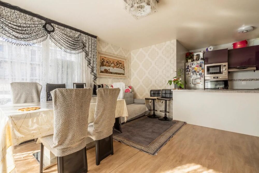 Vente Appartement DRANCY - APPARTEMENT - 3 PIECES - 55 m2 - Balcon et parking Drancy