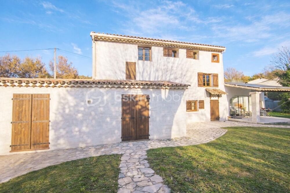 Bastide du XIXe siècle rénovée avec piscine et terrain constructible