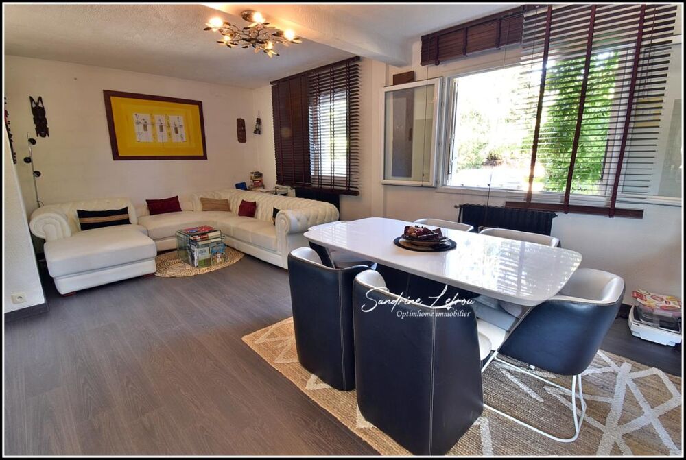 La Chaussée-d'Ivry  Maison familiale avec piscine, sous-sol total et terrain de 2 788 m²