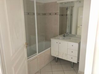  Appartement à louer 2 pièces 44 m²
