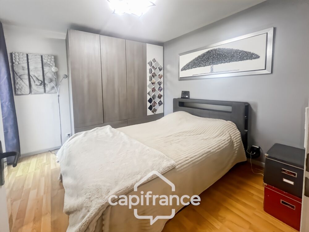 Vente Appartement Appartement à vendre 4 pièces LA SEYNE SUR MER (83), grand T4 de 81m2 - Loggia -  Cave La seyne sur mer