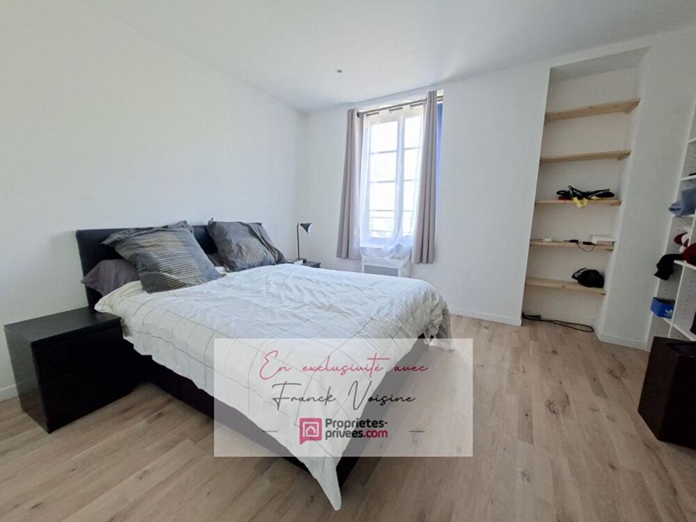 A VENDRE en Exclusivité à Pouzauges, Maison de centre-ville entièrement rénovée avec 1 chambre et 1 bureau