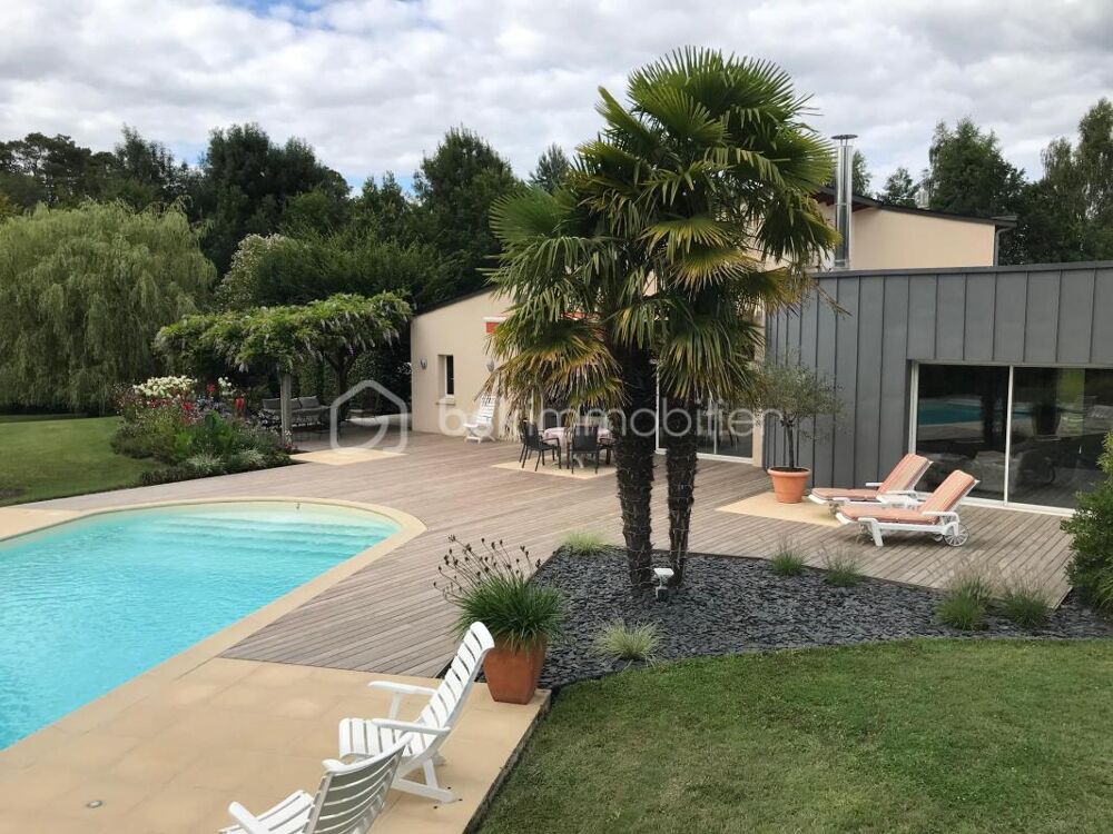 Maison 7 pièces 233 m² · à Bauge en Anjou · 233 m² · 619 000 €