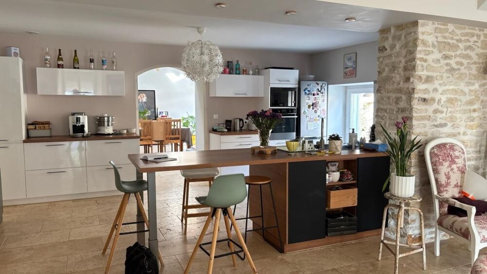 Vente Maison Propriété de caractère en pierre - 376 m² - Piscine chauffée -  Panneaux solaires - Champigny à 10minutes de N. de Poitou Champigny en rochereau
