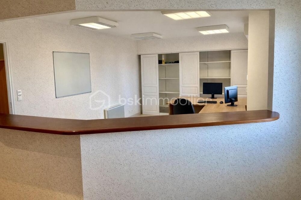   À louer – Local professionnel / Bureau 133 m² en copropriété Montier en der
