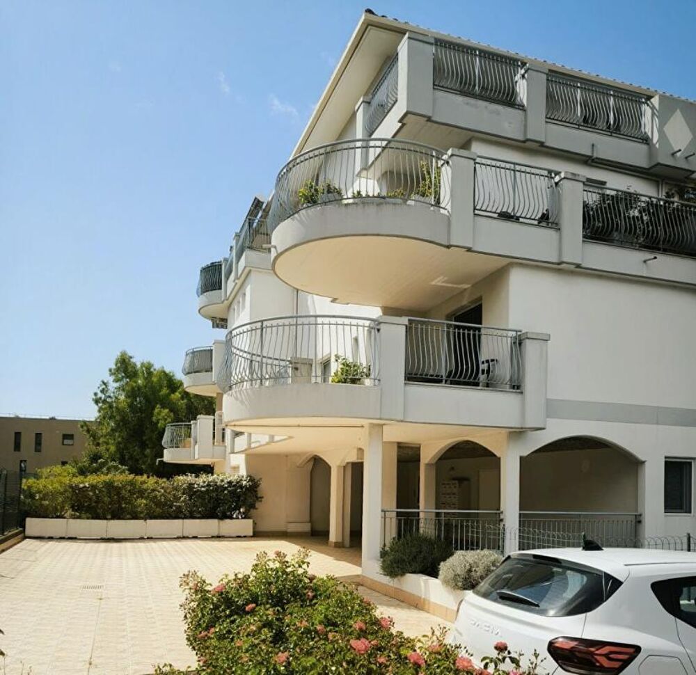 BOULOURIS, À vendre Superbe F2 avec terrasse, parking et cave Proche commerces & mer