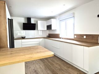  Villa � vendre 5 pi�ces 165 m� Mirefleurs