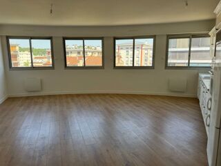  Appartement à louer 3 pièces 64 m²