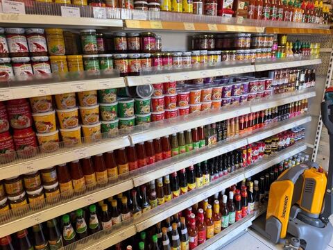   Fonds de commerce à vendre COLMAR (68) : Epicerie asiatique : 128 m2 - 5 Places parking privé - 2 Places ZB 