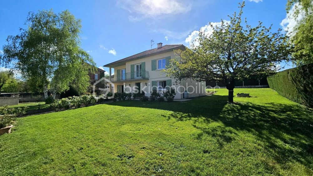 Maison familiale 147 m²  4 chambres (possible 5)  Terrain 1 531 m²  Parigny centre