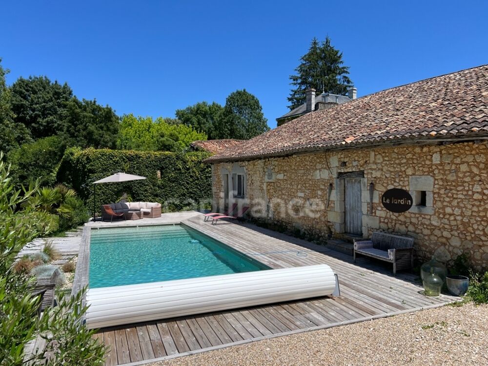 Vente Propriété/Château Demeure de caractère avec piscine au cœur de la Saintonge boisée - Montguyon (17) Montguyon