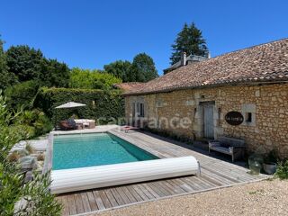  Propriété/château à vendre 7 pièces 270 m²