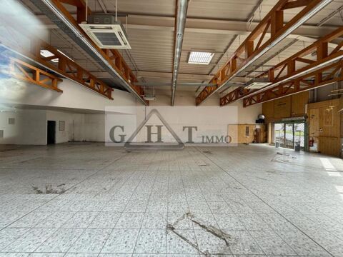 A LOUER  PONTAULT COMBAULT  UN LOCAL COMMERCIAL DE 352 M² 8000 77340 Pontault combault