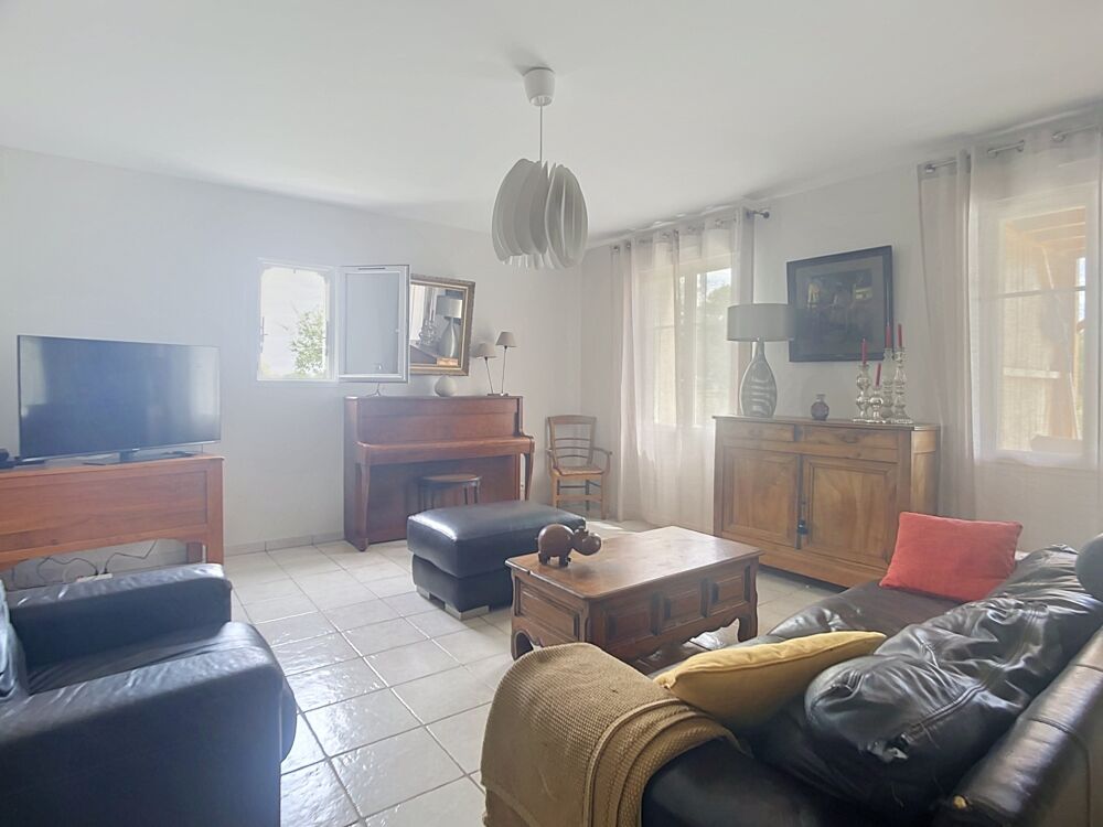 Indre et Loire, 20 mn Sainte Maure de Touraine, Maison type 7, 4 chambres, avec piscine