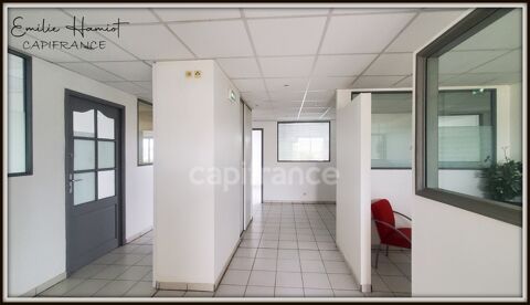 Local professionnel 11.20m&sup2; - Lamentin Place d'Armes 468 97232 Le lamentin