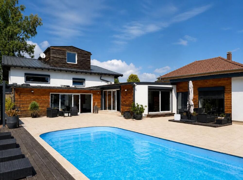 Maison de 12 pièces de 315 m² à Hambach